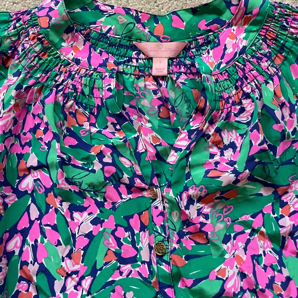 Lilly Pulitzer silk blouse. - Picture 2 of 3